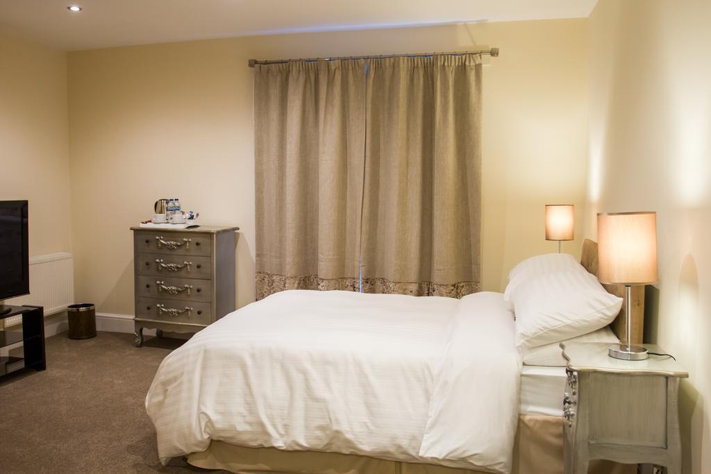 Fair Oak House Exeter Airport 3*