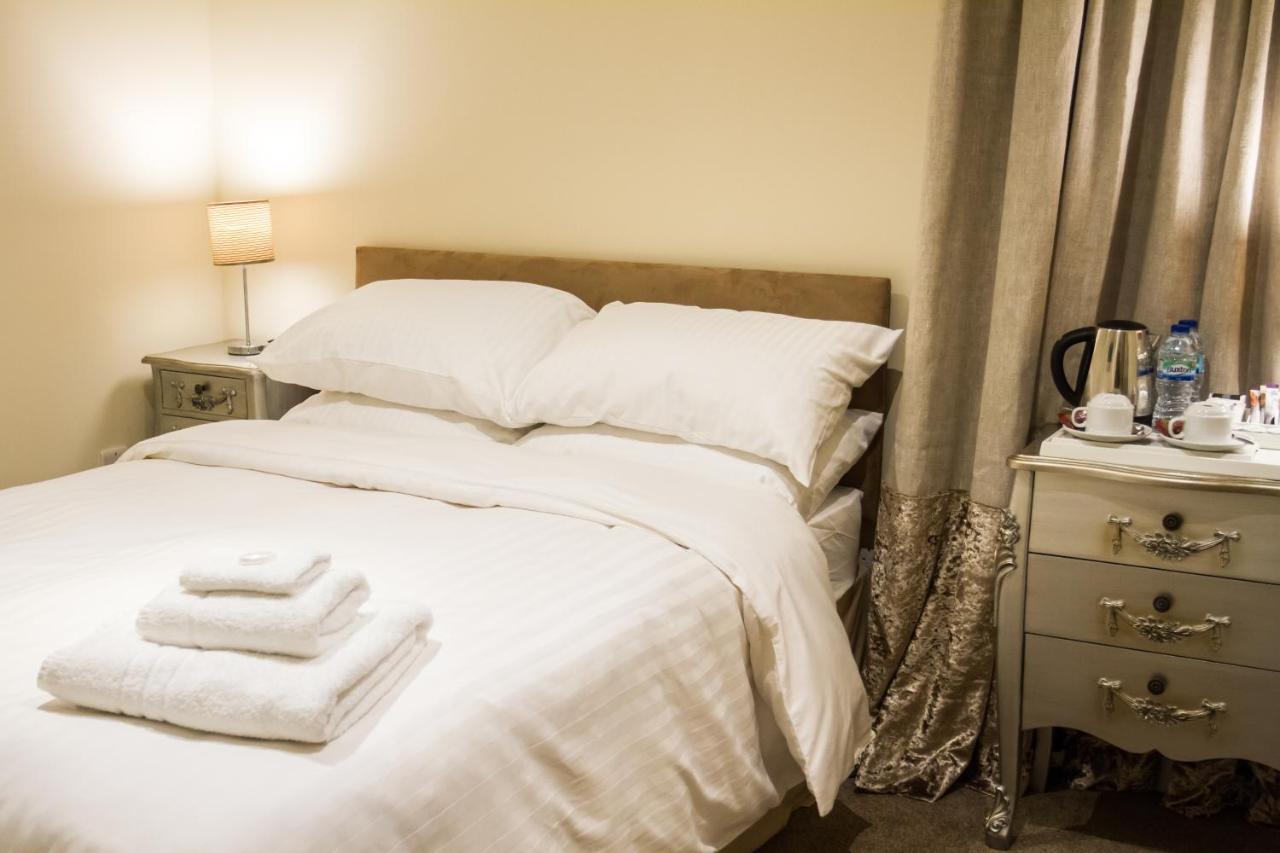 Fair Oak House Exeter Airport 3*